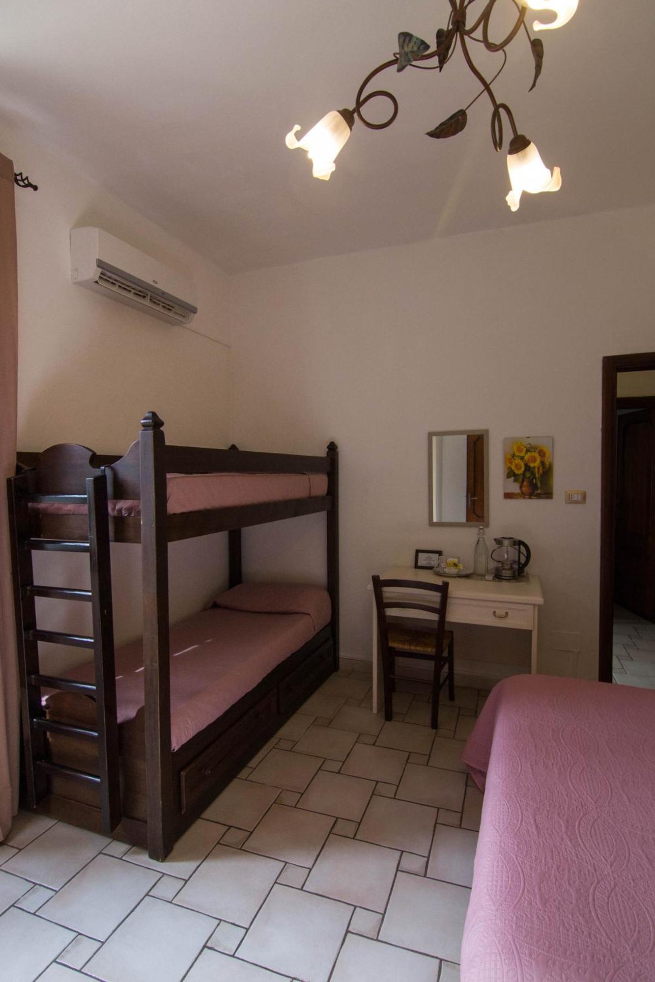 Bacu Abis B&B Del Viale المظهر الخارجي الصورة